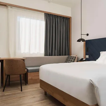 Hilton Garden Centre 4*
