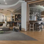 Hilton Garden Centre Szálloda