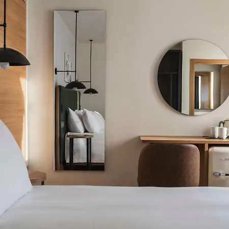 Отель Hilton Garden Centre 4*