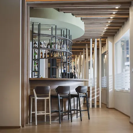 Отель Hilton Garden Centre 4*