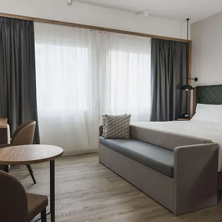 Hilton Garden Centre Отель