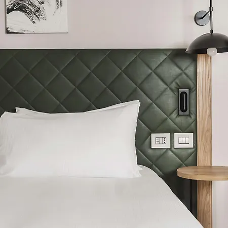 Отель Hilton Garden Centre